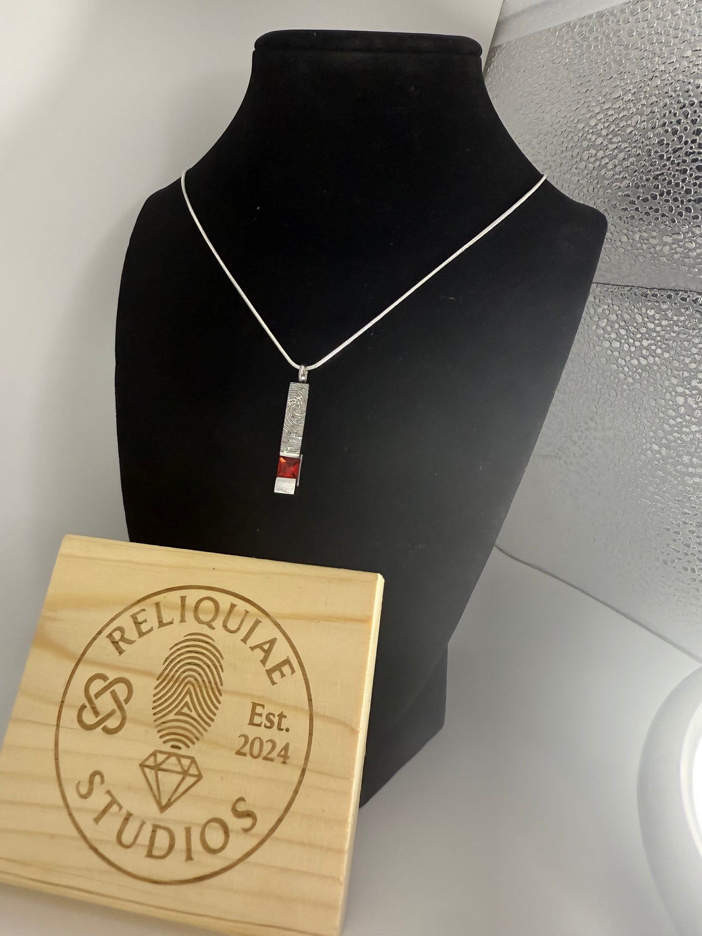 Cremation Urn Necklace – Personalized Memorial Keepsake